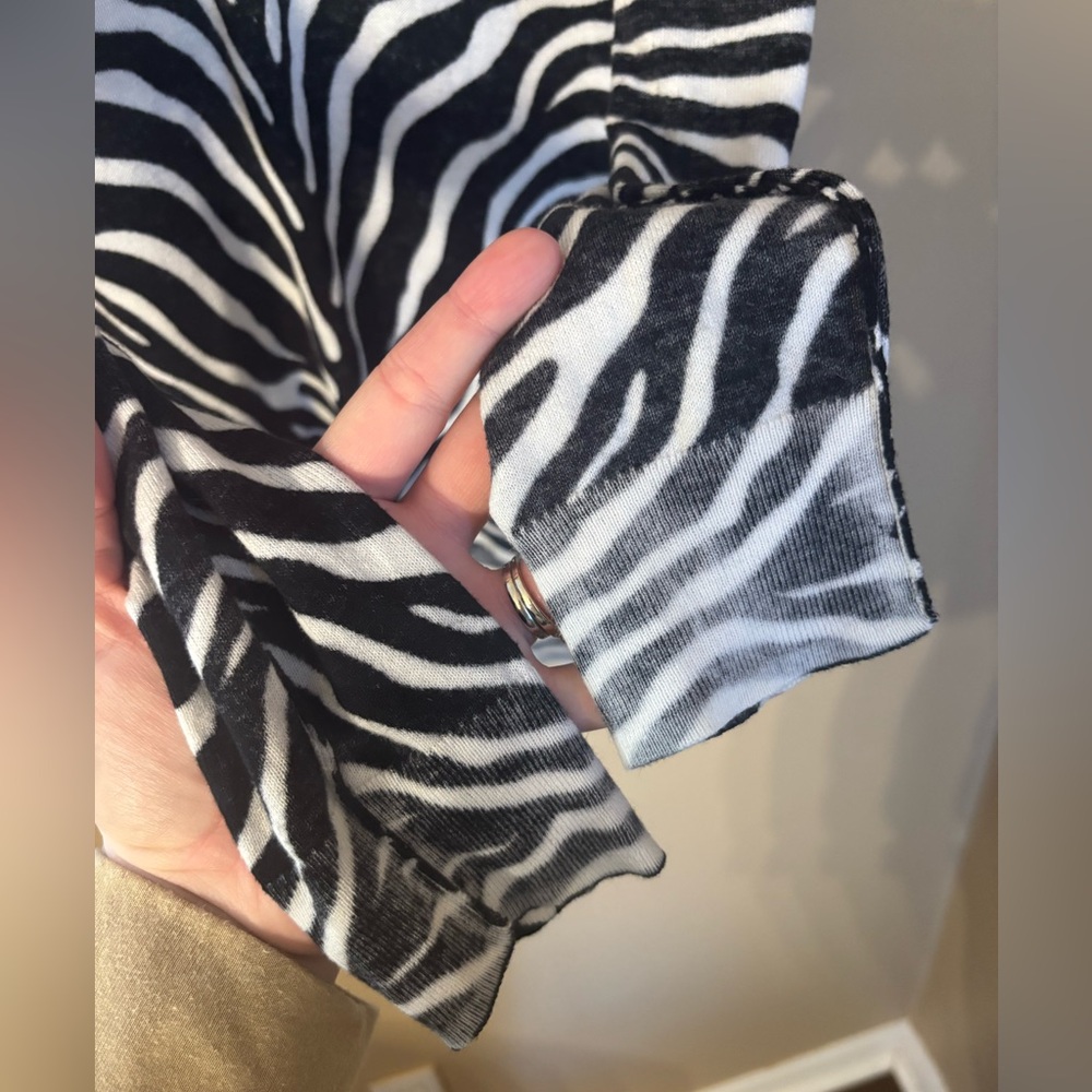 MICHAEL Michael Kors Women’s M zebra print sweater - Picture 4 of 9